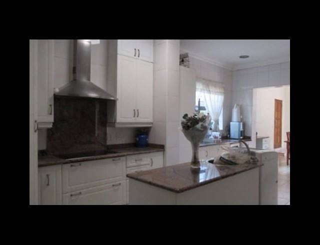 7 BEDROOM HOUSE FOR SALE IN OAKLANDS